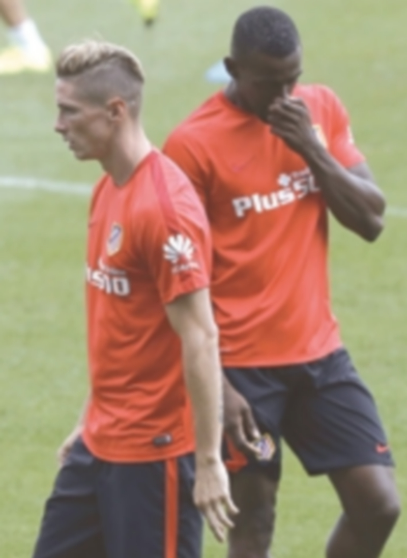 Simeone duda entre Fernando Torres y Jackson Martínez para el once inicial. / EFE