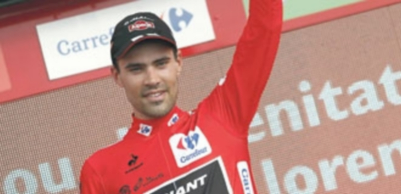Tom Dumoulin reguló mejor que el resto y se hizo con el triunfo de etapa. / EFETom Dumoulin reguló mejor que el resto y se hizo con el triunfo de etapa. / EFE