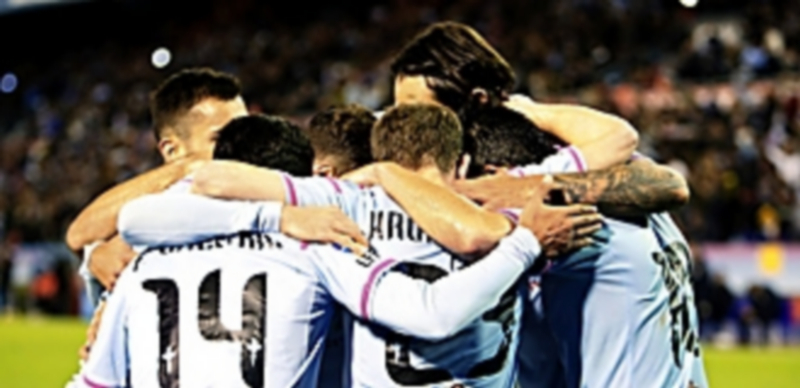 Los jugadores del Celta celebran el tanto de Nolito que encarrilaba el triunfo vigués frente al Atlético de Madrid. / EFE