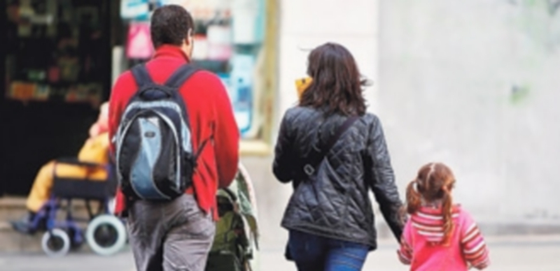 La crisis económica ha llevado a las familias a ir reduciendo paulatinamente los préstamos contraídos. / Europa Press