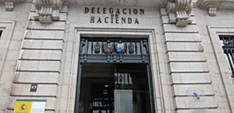 El efecto neto sobre el descenso en la recaudación por cambios en la normativa se recorta hasta los 132 millones. / Efe