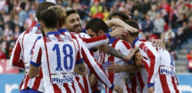 Los jugadores del Atlético de Madrid celebran el segundo gol del partido