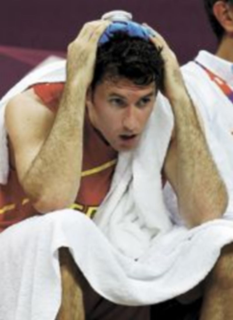 Rudy se lamenta de la falta de acierto del conjunto español. /  Reuters