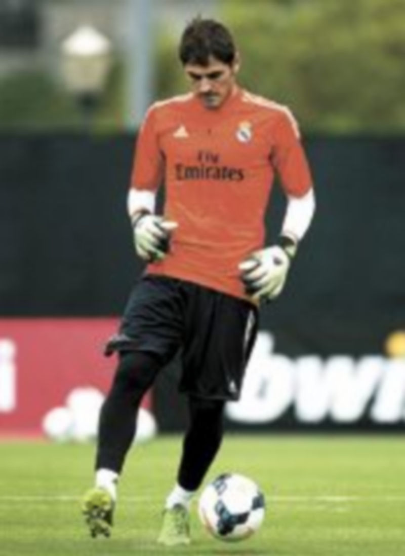 Casillas afronta la temporada con «ilusión» y con «ganas de lograr títulos». / Efe