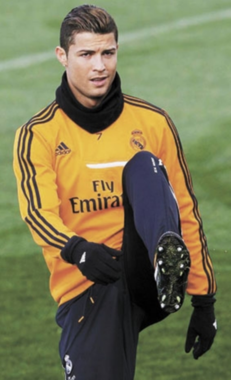 El portugués afirma que trabajará para conseguir su tercer Balón de Oro. / Efe