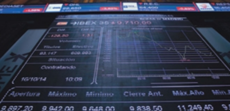 Panel informativo de la Bolsa de Madrid en la jornada de ayer. / EFE