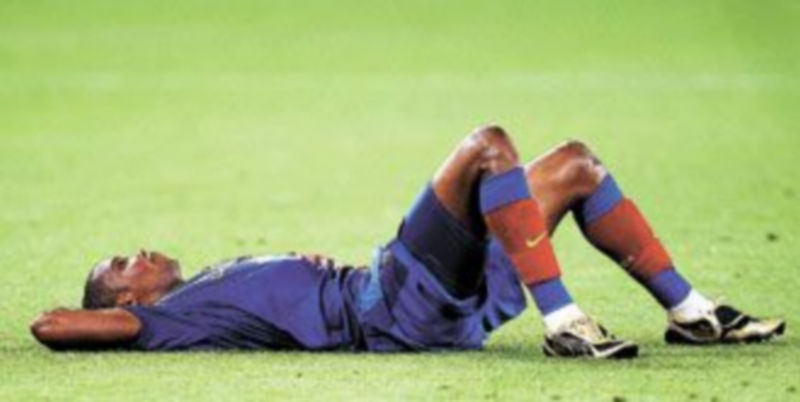 El jugador camerunés ha cuajado una buena campaña y pretende seguir a las órdenes de Pep Guardiola. / EFE