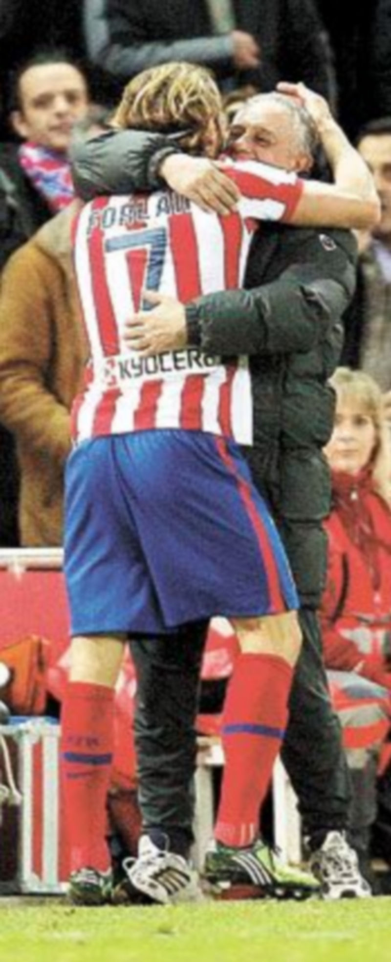 Forlán marcó y se lesionó.