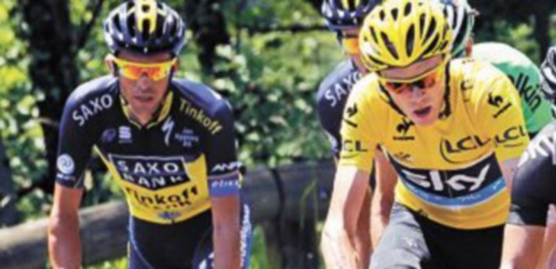 Froome (D) perdió a sus hombres