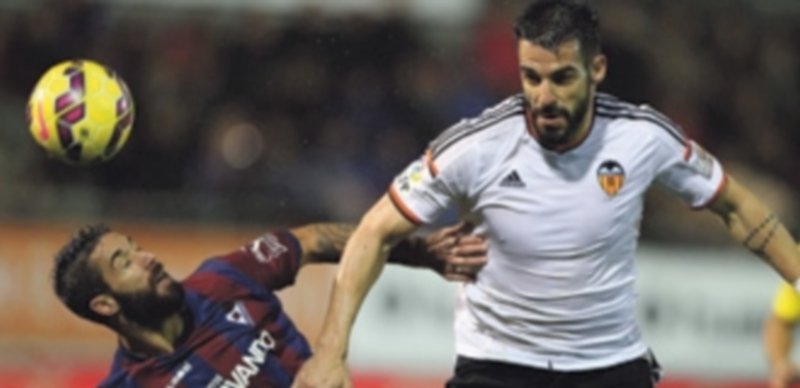 Álvaro Negredo (derecha)