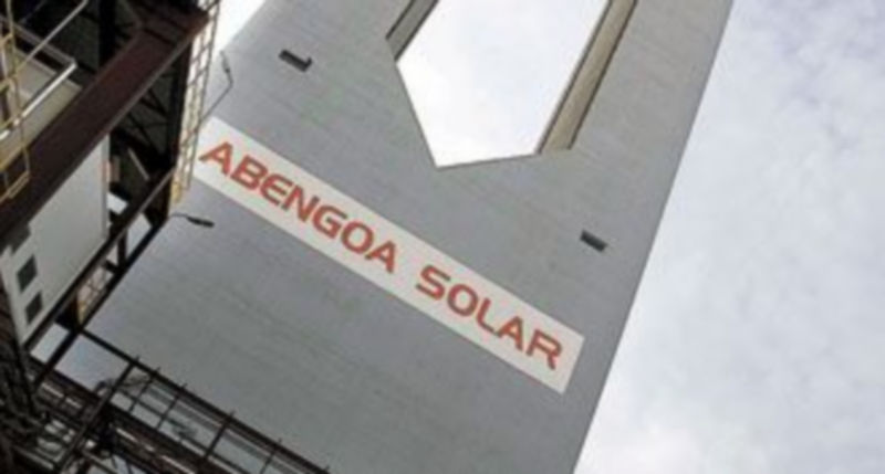 Planta solar de Abengoa en Sanlúcar La Mayor (Sevilla). / Efe