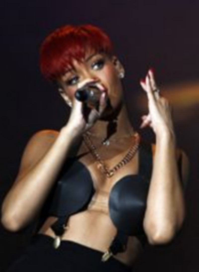 Rihanna se confiesa en ‘Elle’