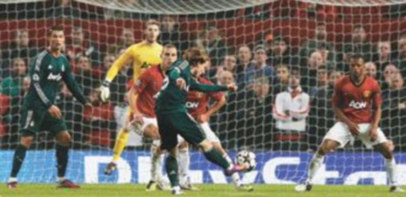 El croata Luka Modric fue el autor del tanto del empate en Old Trafford. / Reuters