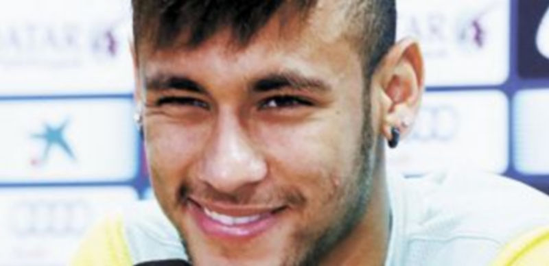 El flamante fichaje ‘culé’ confesó que está muy feliz por jugar en el Barça. / Efe