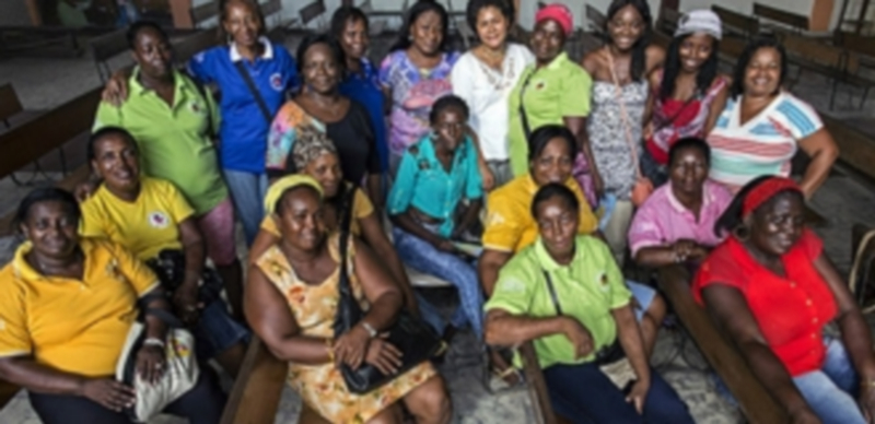 Voluntarias de la ONG colombiana Red Mariposas de Alas Nuevas Construyendo Futuro./ Agencias