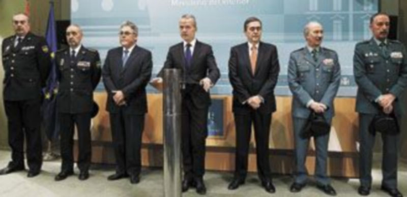 El ministro Antonio Camacho se reunió ayer con los altos mandos de los cuerpos de Seguridad del Estado. / EFE