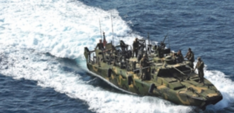 Militares estadounidenses realizan diversas operaciones marítimas en las aguas que rodean al golfo Pérsico. / Efe