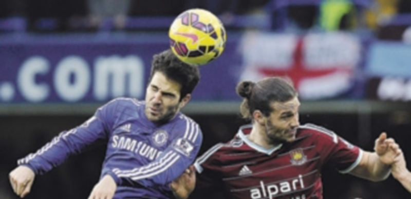 El Chelsea defiende el primer puesto ante un Southampton revelación de la temporada 1 Cesc Fábregas (izquierda)