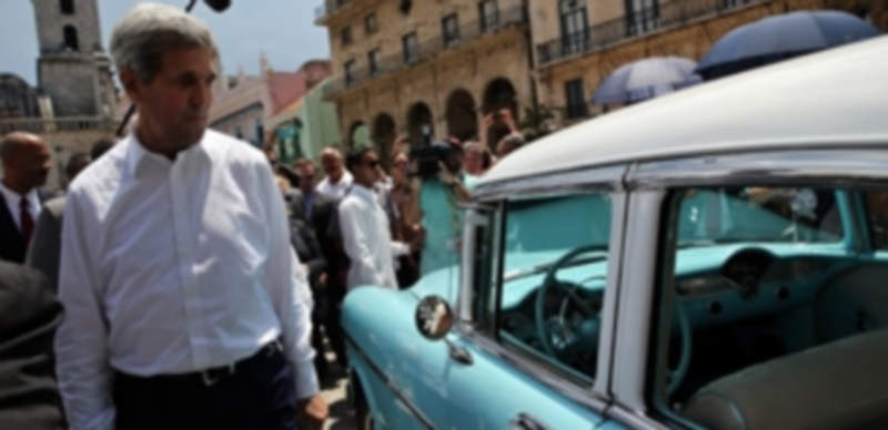 John Kerry se reunió con los disidentes un día después de izar la bandera americana en la Embajada de La Habana / EFE