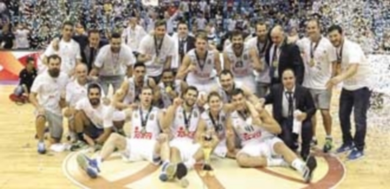 Los jugadores del Real Madrid celebran la consecución de la Copa Intercontinental