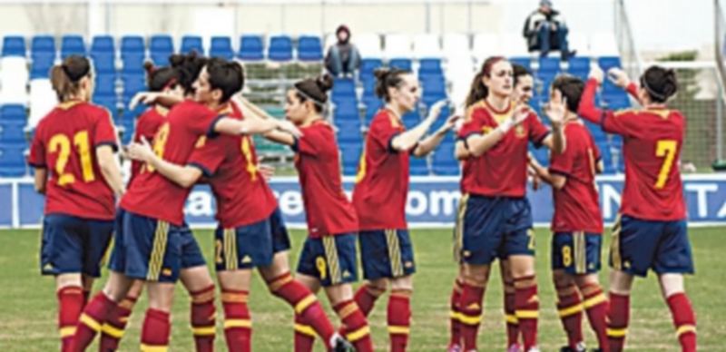 Las jugadoras de la selección española celebran el primer gol del equipo durante el partido amistoso contra Austria. / EFE