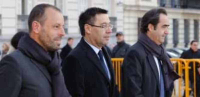 Rosell (izq.) y Bartomeu (dcha.) estaban citados en calidad de investigados por delitos de corrupción y estafa. / EFE