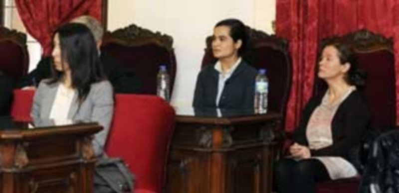 Raquel Gago (izquierda)