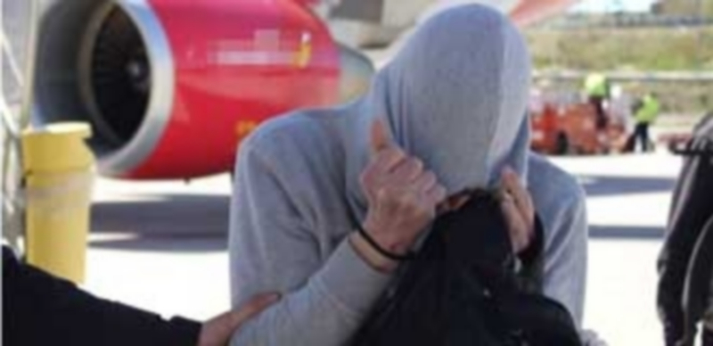 El pederasta de Valdemoro llega a España para cumplir su condena 1 El hombre condenado por abusar de menores de entre 8 y 15 años de edad a su llegada a Madrid tras ser extraditado desde Holanda. / Efe