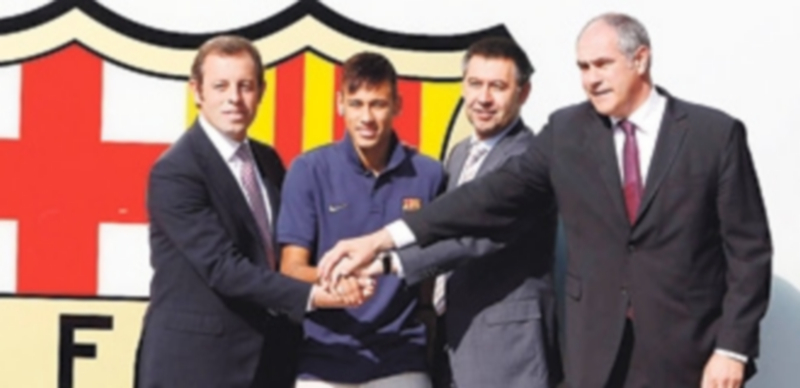 De izquierda a derecha