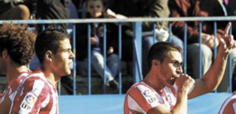 Gabi celebra uno de sus dos tantos ante los franjirojos. / Efe.