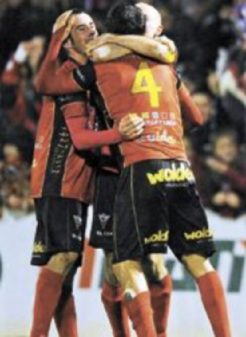 Los ‘rojillos’ intentarán conseguir un buen resultado en su feudo. / Reuters