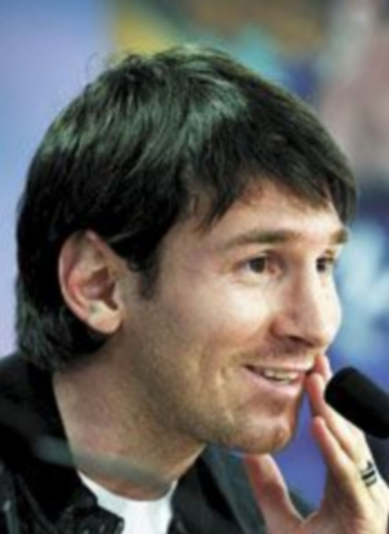 El delantero se mostró contento por hacer historia