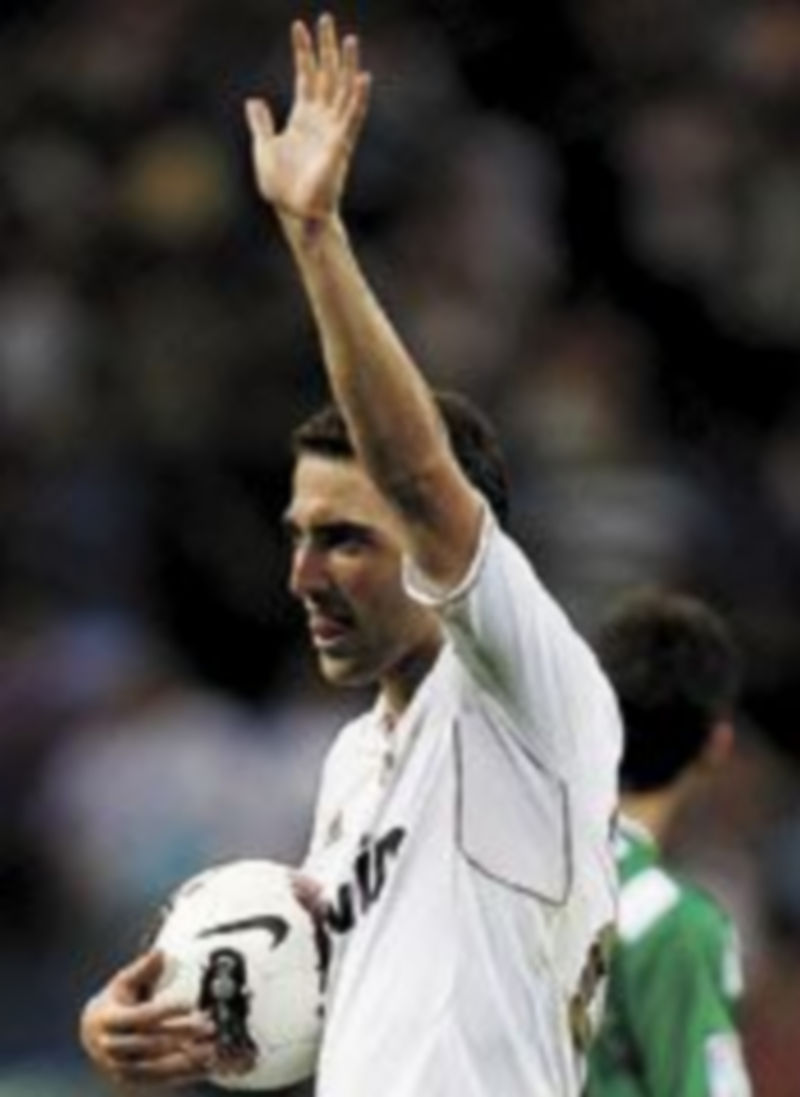 Higuaín ya ha dejado clara su intención de irse del equipo blanco. / Reuters