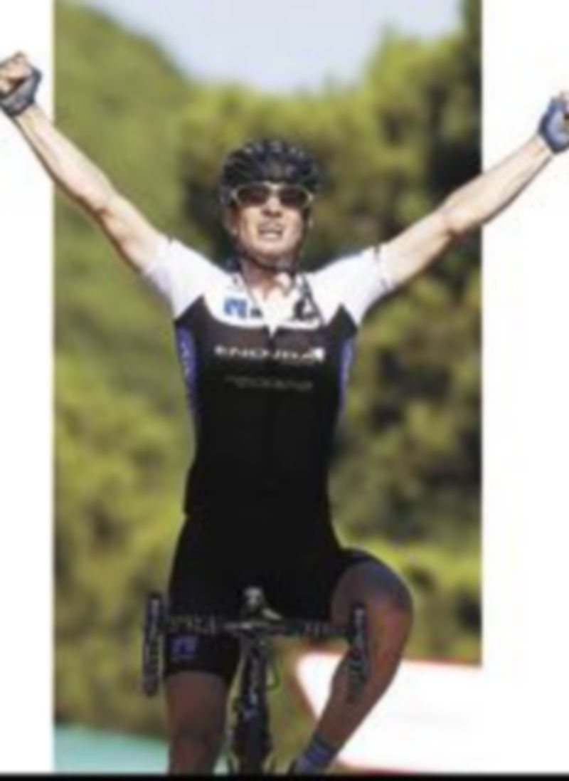 El checo adelantó a Antón cerca de la meta y se llevó el triunfo final. / Efe