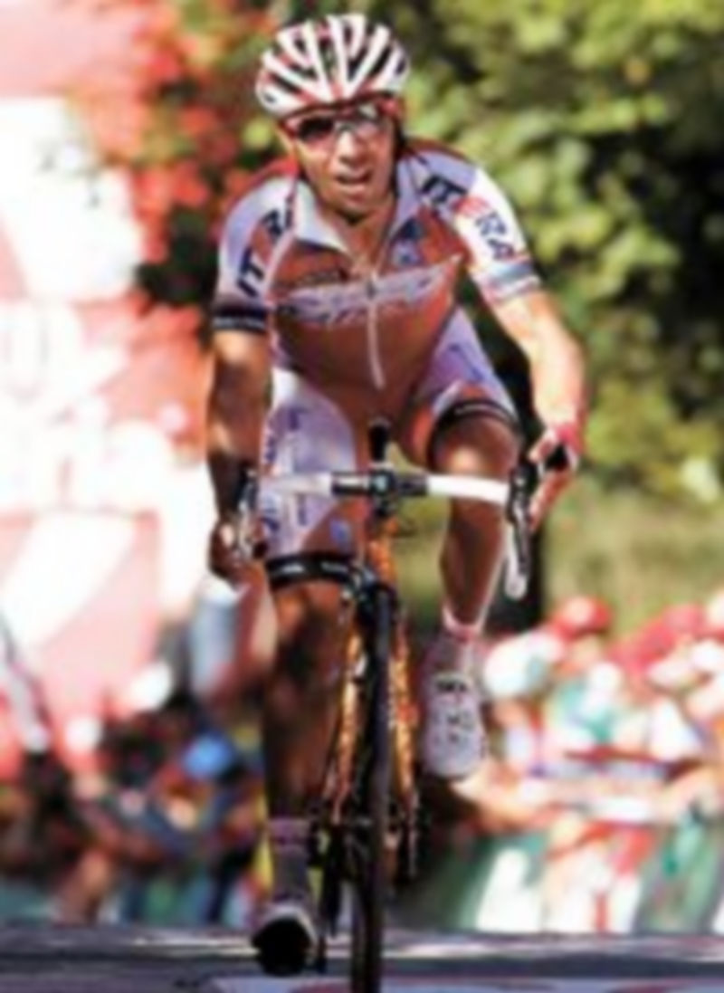 ‘Purito’ Rodríguez atacó en las últimas rampas y se llevó la victoria. / Efe