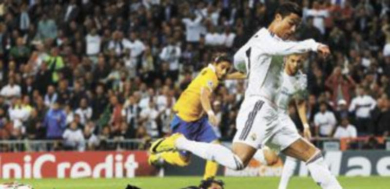 Cristiano Ronaldo fue el protagonista del encuentro al anotar los dos goles del triunfo blanco. / Reuters