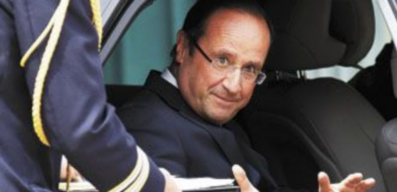 El dirigente galo ha esperado menos de un mes para comenzar a hacer realidad sus promesas electorales. / REUTERS