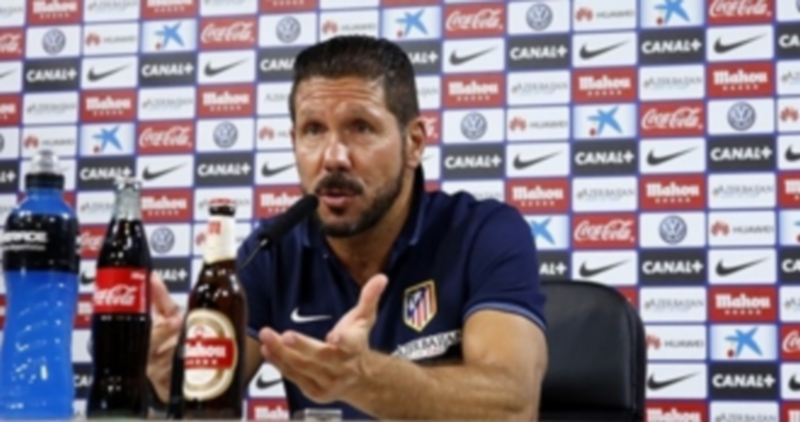 Simeone se dirige a los medios el pasado sábado