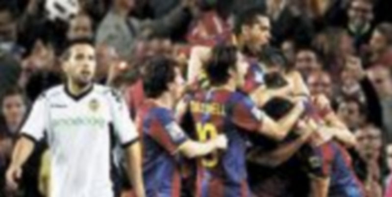 Los futbolistas del Barcelona lograron su primera victoria en casa en la presente Liga. / Reuters