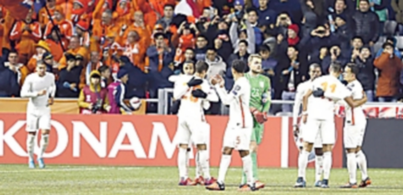 La selección de Holanda necesita la derrota de Turquía ante Islandia para poder jugar la Eurocopa de Francia. / Efe