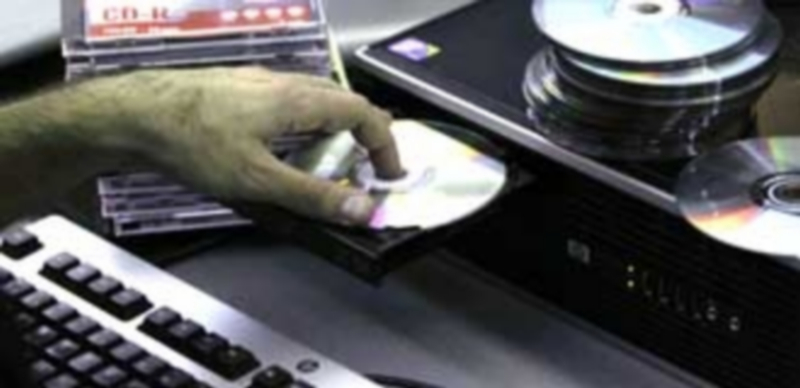 La normativa española no asegura que el coste sea sostenido por los usuarios. / Efe