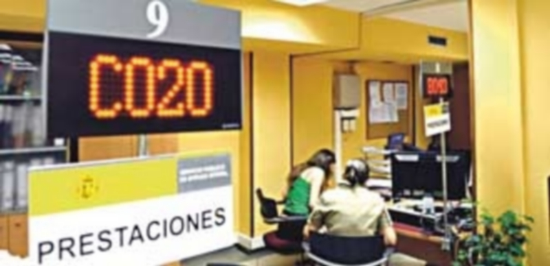 Detenidas 75 personas por un posible fraude a la Seguridad Social 1 La detección de anomalías en la documentación de una ciudadana rumana para solicitar prestaciones saltó las alarmas. / Efe