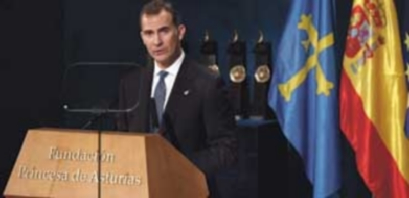 Las artes y las ciencias se dan cita en los premios Princesa de Asturias 1 El Rey Felipe VI durante el discurso de clausura de la gala de los Premios Princesa de Asturias que se celebró ayer en el Teatro Campoamor de la capital asturiana de Oviedo . / EFE