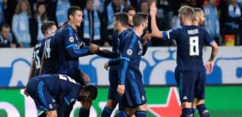 Los merengues vencieron el partido de ida en Suecia con dos goles de Ronaldo que le sirvieron para superar a Raúl como máximo anotador histórico del club. / EFE