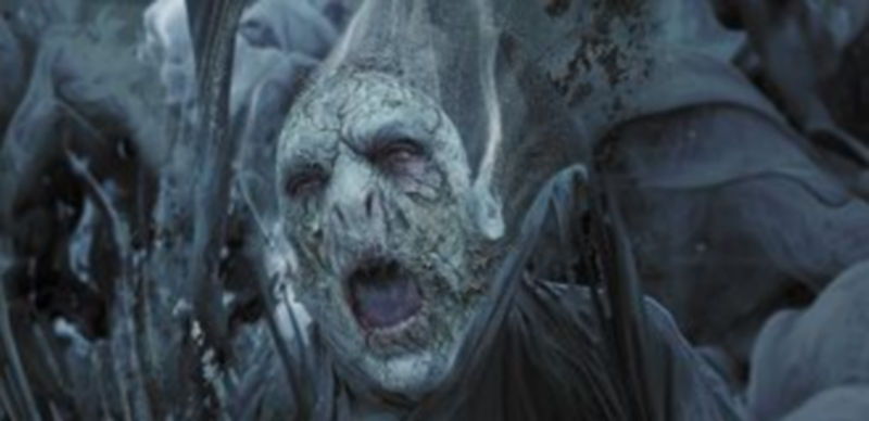 ‘Harry Potter y las reliquias de la muerte II’ contiene momentos memorables como el de la muerte de Lord Voldemort. / Warner.