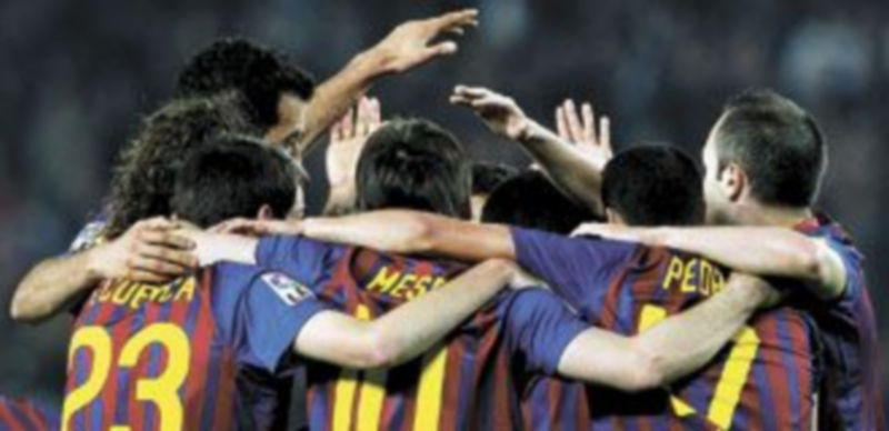 Los jugadores del conjunto catalán festejan la importante victoria conseguida ante el Getafe. / Reuters