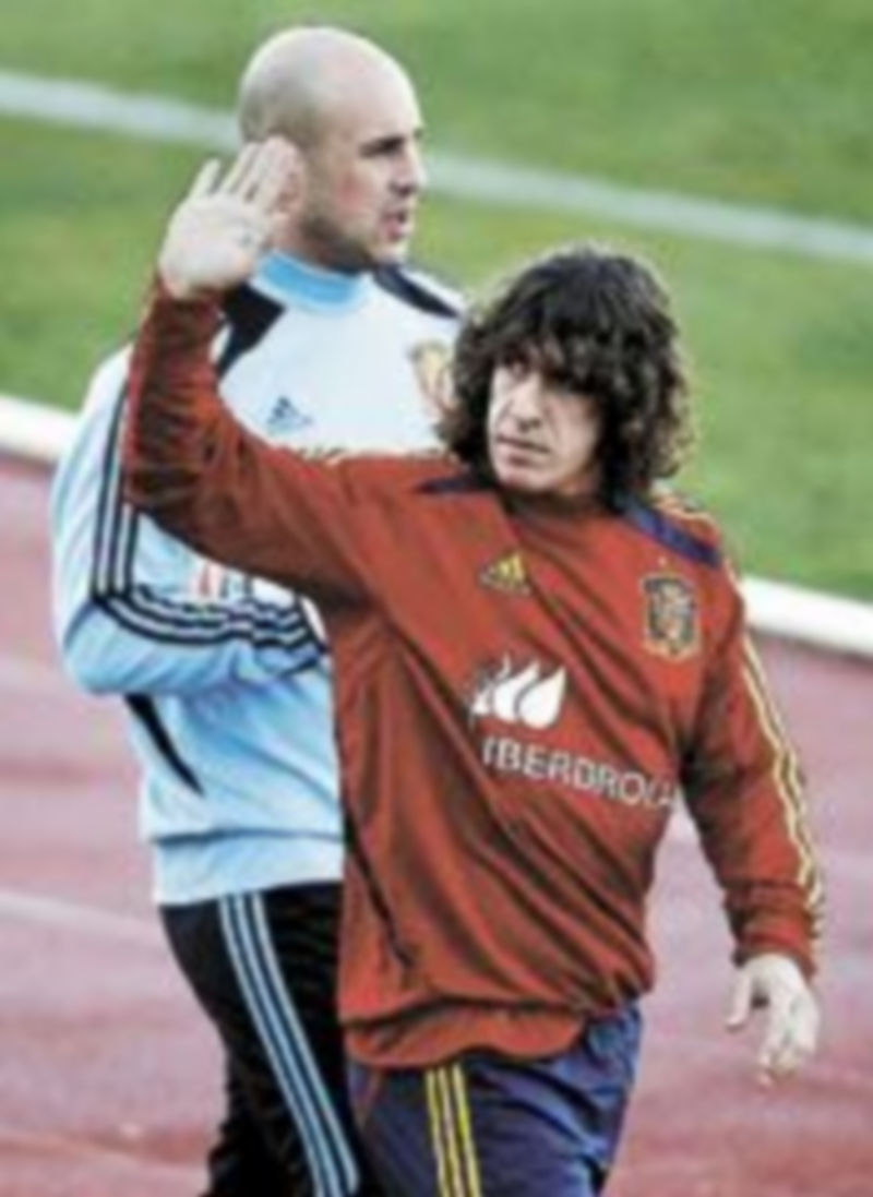 El futbolista acabó con molestias el duelo del pasado sábado contra el Espanyol. / Reuters