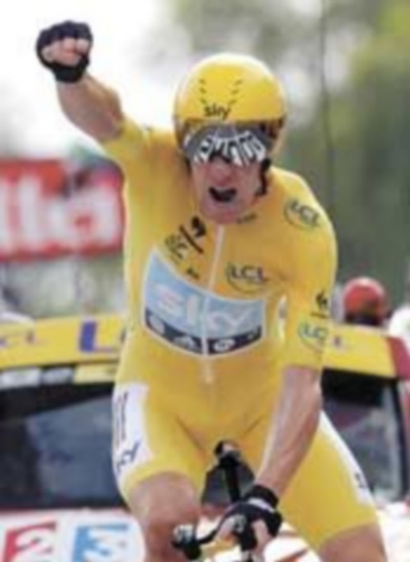El corredor del Sky festejará hoy su triunfo en los Campos Elíseos. / Stephane Mahe (reuters)