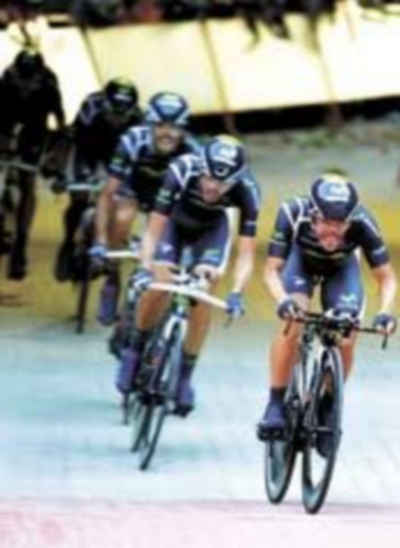 El conjunto español fue el último en tomar la salida desde la Plaza del Castillo. / Reuters