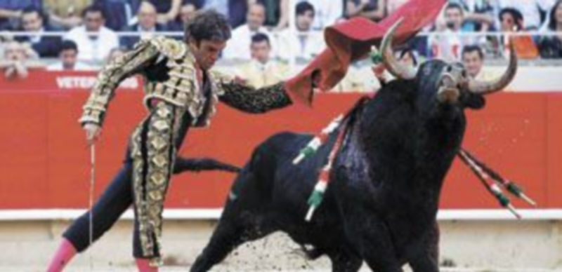 El maestro José Tomás ofreció a los asistentes a la plaza de toros de Nimes una buena muestra de su toreo
